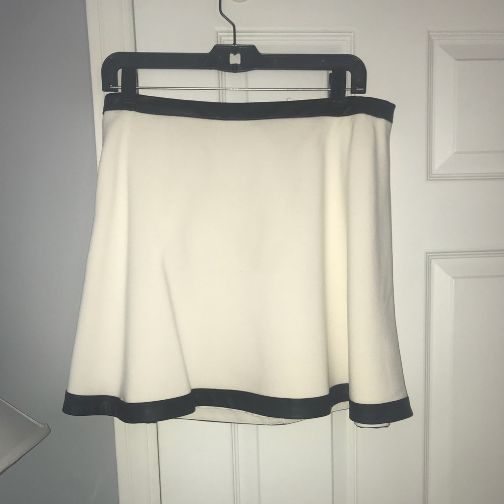 Ivory skirt with faux leather trim